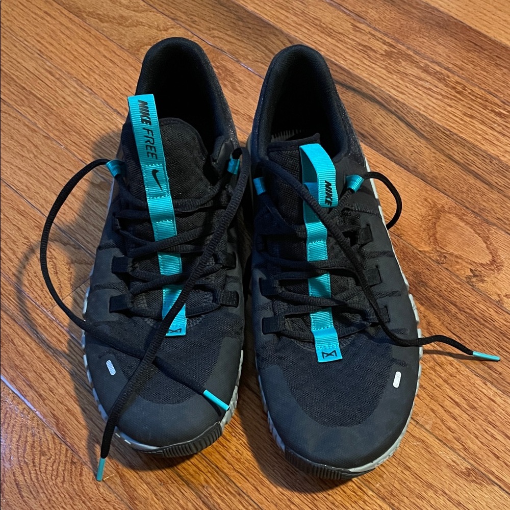 Nike Frees - Basketball Shoes